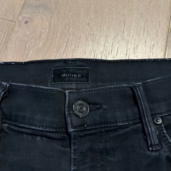 MOTHER Black The Stunner Zip Ankle Step Fray Distressed Jeans Size 27 Trendy! - Picture 3 of 5